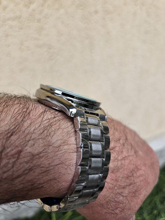 Ceas Quartz de precizie, merge la secundă,  nou, primit cadou.
