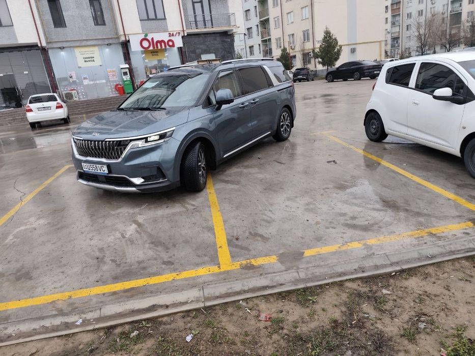 Kia Carnival full pozitsiya