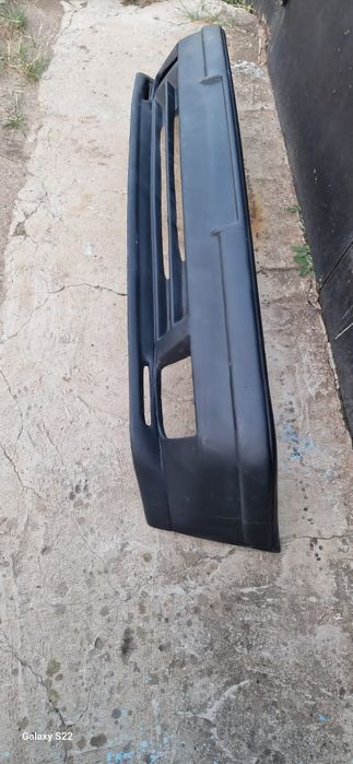 Продам бампер передний хорошего качества Ауди 100 с4