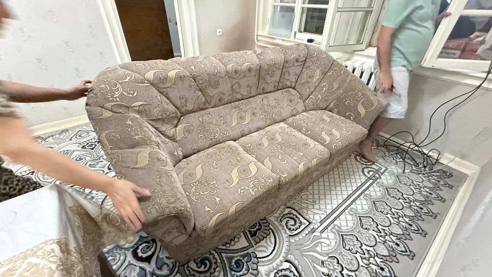 Продается большой диван очень дешево
