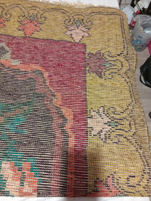 Китеникци,халища, губер/постелки, завивки, килими/ 100 % вълна