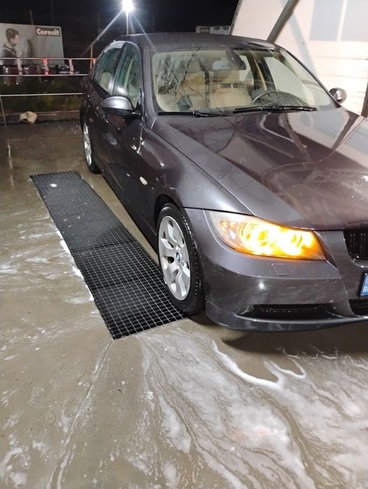 Vând  Bmw  320d  E90
