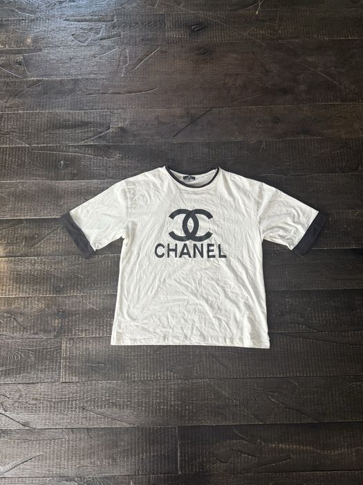 Tricou CHANEL.