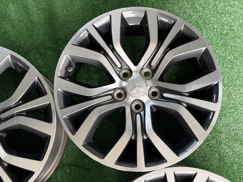 4бр. КАТО НОВИ 18” ОРИГИНАЛНИ Джанти 5х114.3 за -MITSUBISHI/HYUNDAI/KIA/MAZDA/Toyota- 7.0Jx18H2, ET38