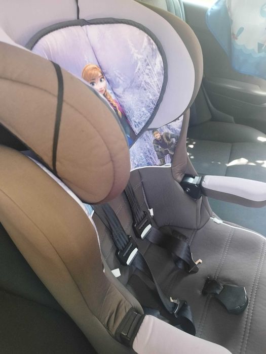Детско столче за кола Елза и Анна          " Frozen Disney"