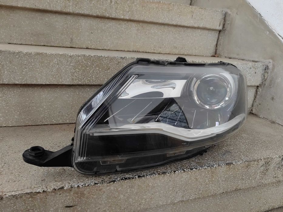 Фар Skoda Rapid Bi-Xenon LED ляв / Фар Шкода Рапид Оригинален