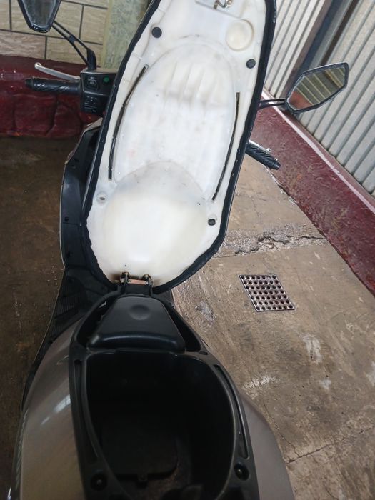 Транспорт скутер мото