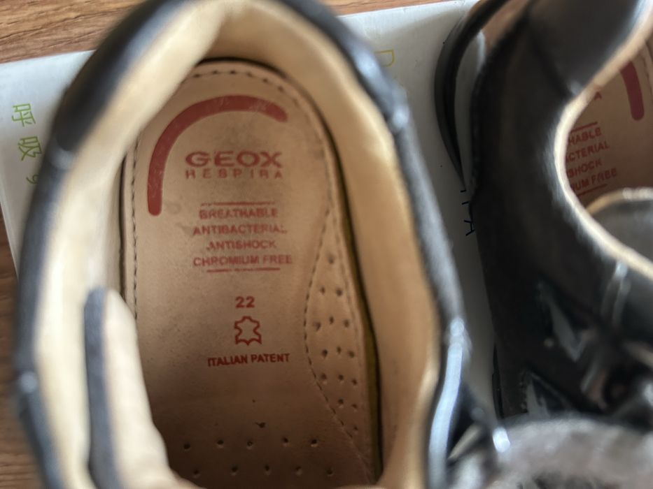 Продам кроссовки Geox, размер 22