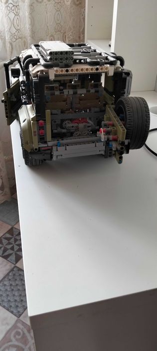LEGO Tecnik LandRover продам