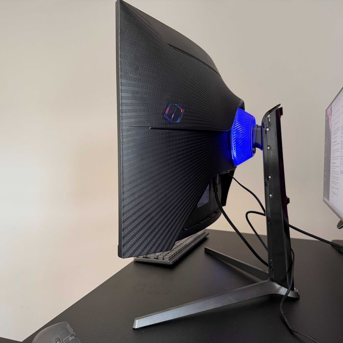 Samsung Odyssey G7 C32G75T 32 inch curbat 1000R 240Hz 1ms