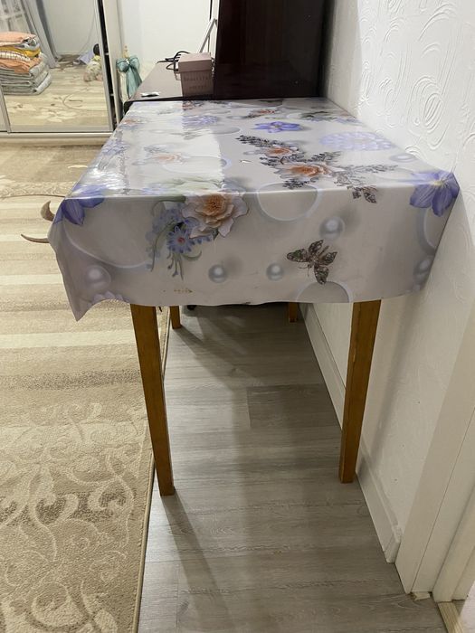 Стол продаю за 4000