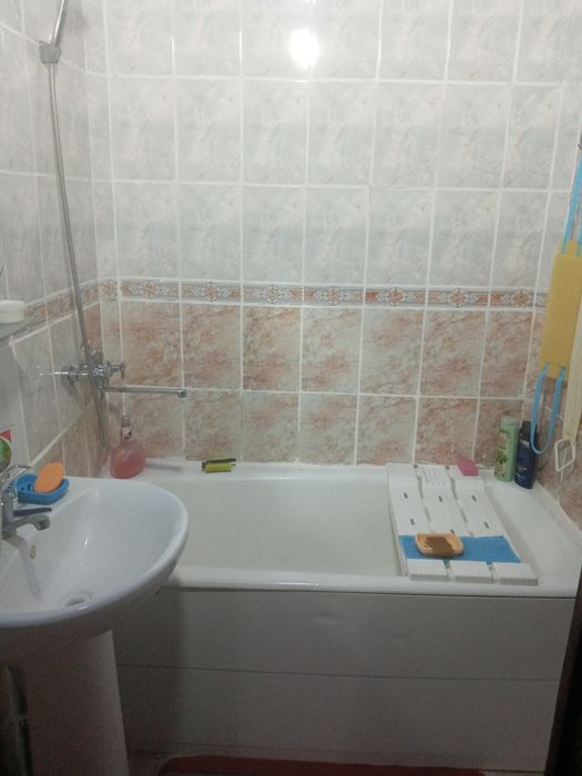 Продам  4 -х комнатую квартиру