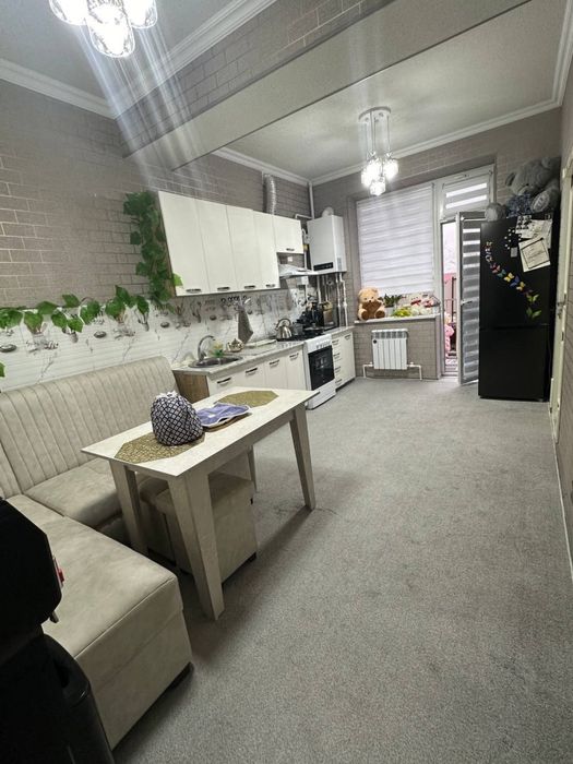 Navoiy shahrida uy ijaraga beriladi. Barcha abstanovkalar bilan birga.