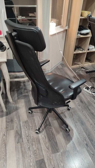 IKEA офис стол Jarvfjallet