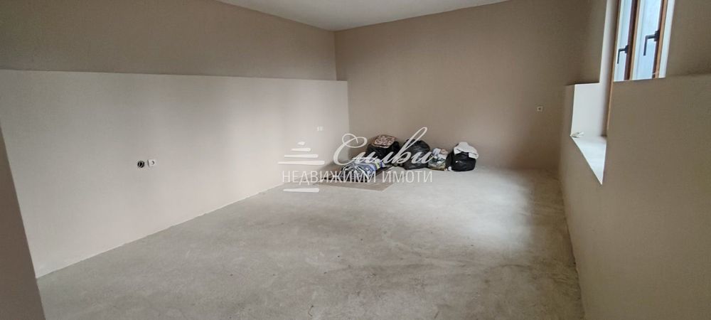 Двуетажна ТУХЛЕНА къща - с.Янково