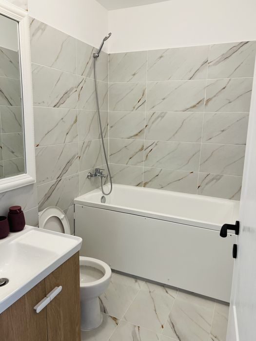 Inchiriez apartament Floresti , zona Eroilor