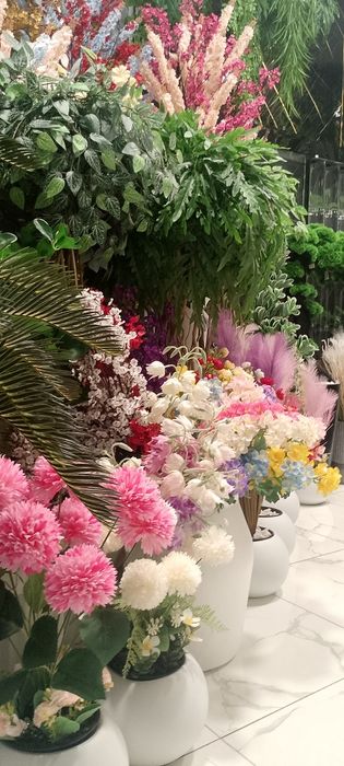 Суний гуллар ва дарахтлар Искусственные цветы и деревья в причислены