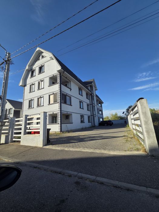 Apartament trei camere