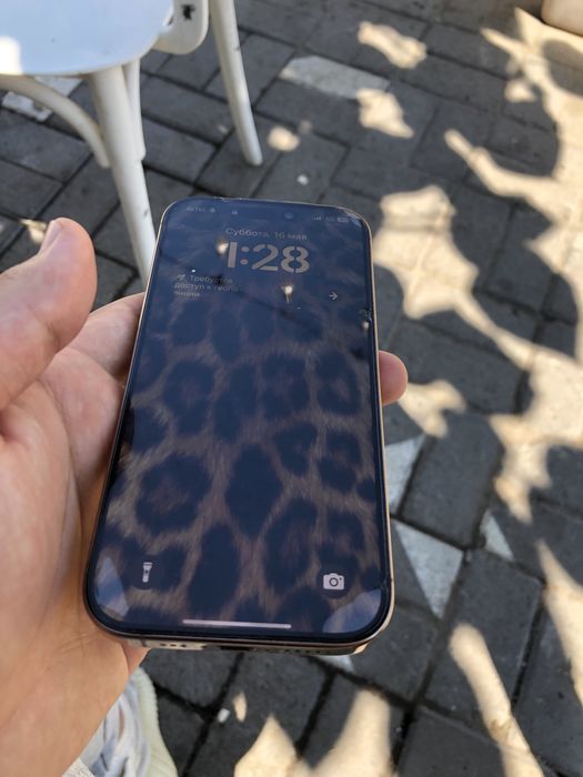Продам Iphone 16 pro