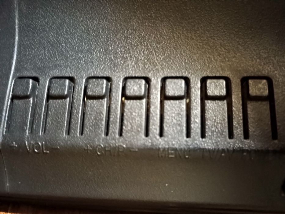 19"  led телевизор 220/12 V