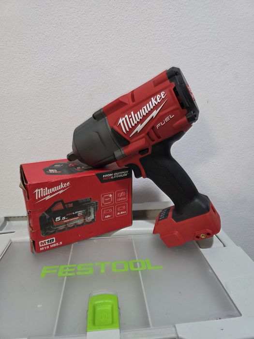 Pistol impact milwakee M18 FHIWF12