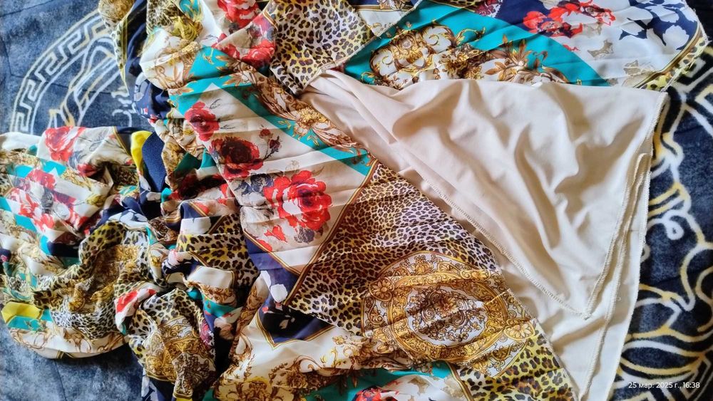 Продавам разкошен летен сарафан изглежда  размер М