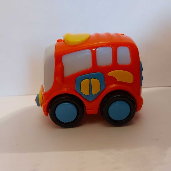 Отдам  машину для ребенка