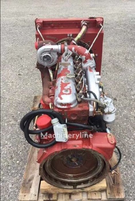 Motor din dezmembrări tip IVECO roșu, complet echipat