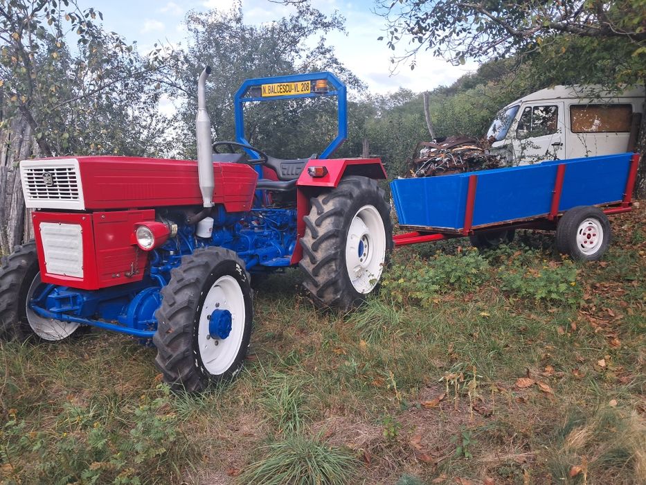 Trepied tractor. Foarte robust realizat din țeavă de sondă.