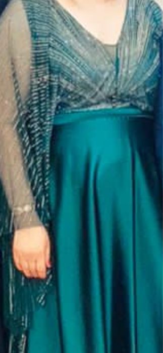 Продам платья вечерние