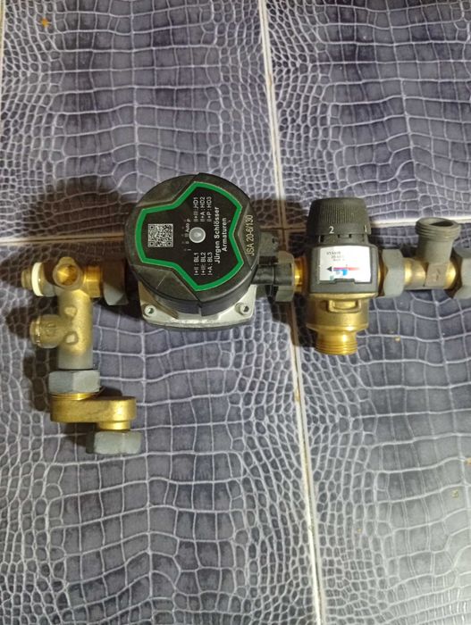 Pompa circulație pt centrala pe lemne