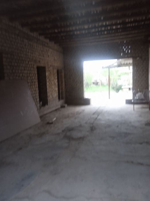 Kamsamol Chaman MFY 8 sotix uy sotiladi