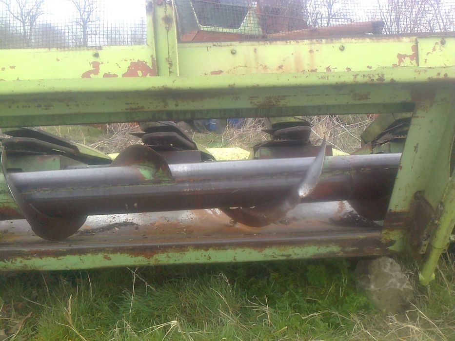 Хедер за царевица и слънчоглед за Claas и  John Deere, Косачка Е302