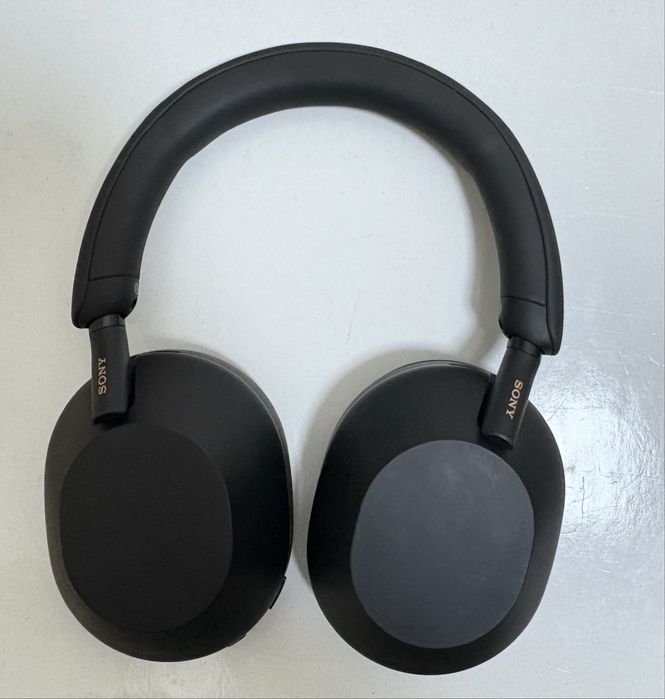 Sony wh-1000xm5 .