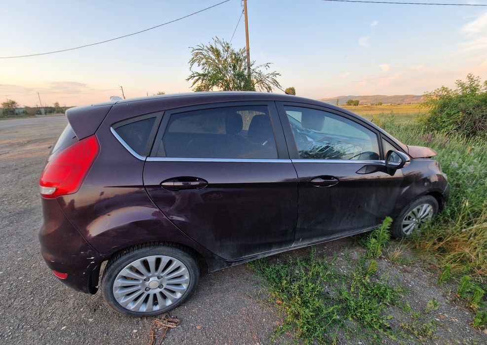 Ford Fiesta 1.4 GPL avariat – pentru piese sau reparat