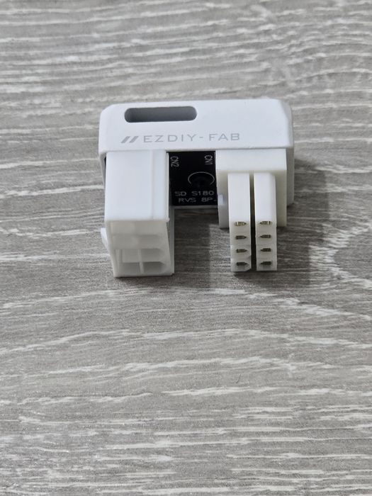 Adaptor Alimentare GPU PCIe 8-Pin EZDIY-FAB 180° – Alb, Nou