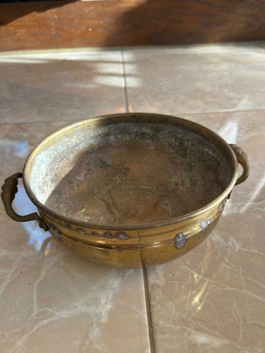 Медни саксии за цветя, съдове