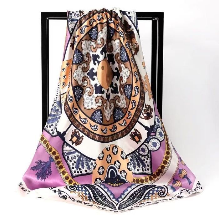 Платки в подарчоной упаковке!