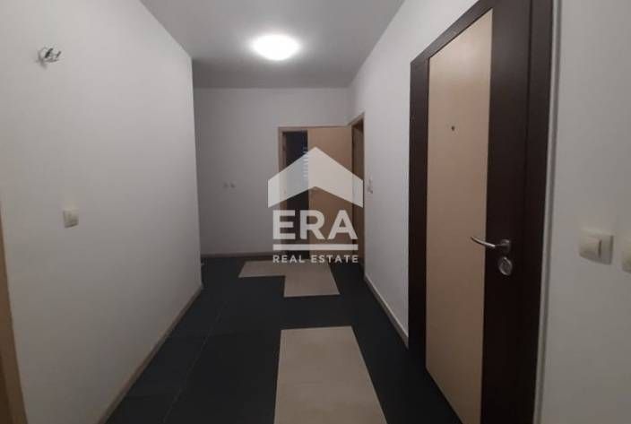 Дава се под наем Четиристаен апартамент в Варна, Лятно кино Тракия - 150 кв.м за 637.5 € - Снимка #5