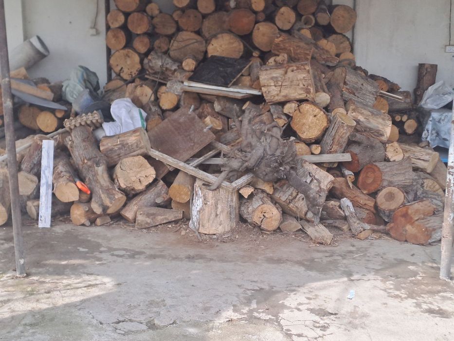 Утин срочно сотилади срочно продоется дрова
