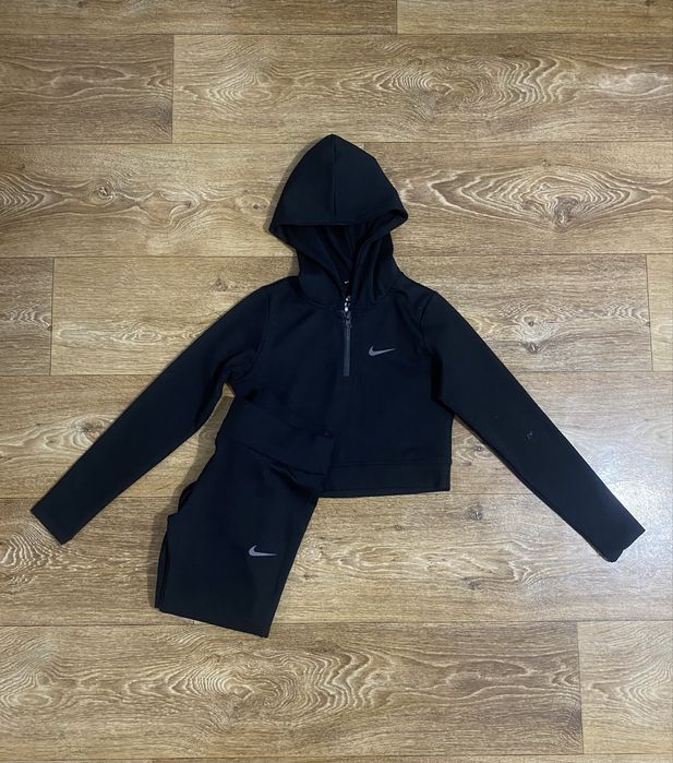 Дамски екипчета на bottega и nike