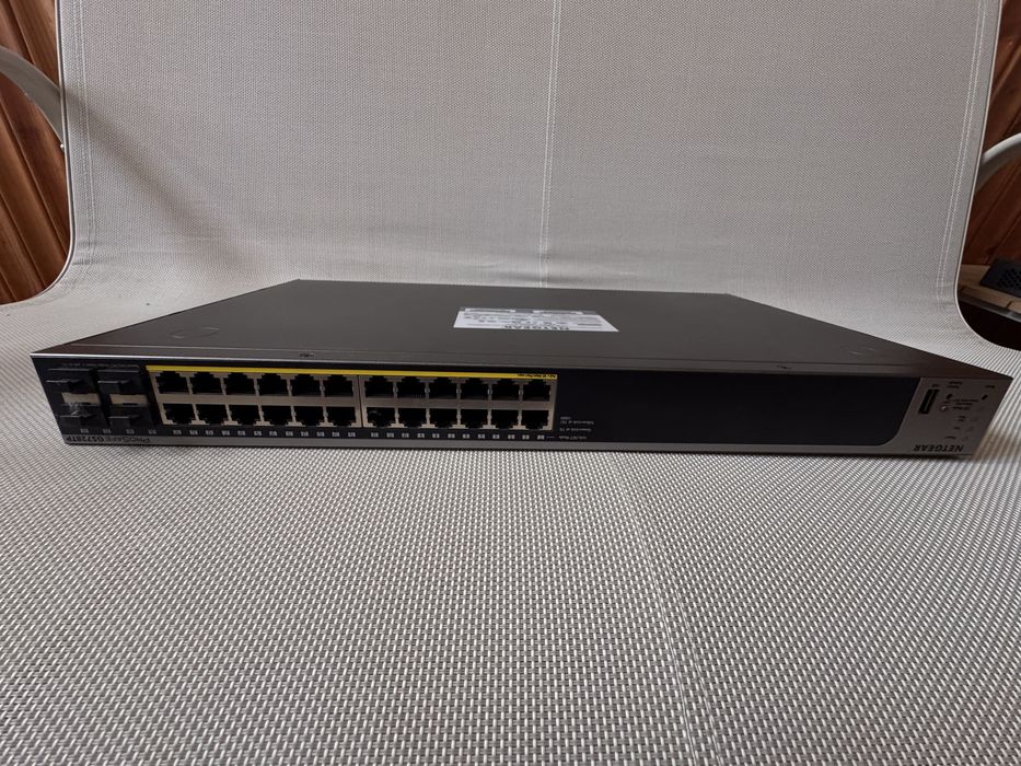 2x Switch Netgear ProSAFE GS728TPv2 – 24 Porturi PoE+ / 4 SFP (Preț / buc)