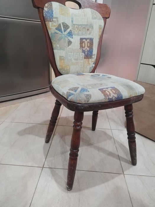 Set mobilier bucătărie: colțar + masă extensibilă + 2 scaune
