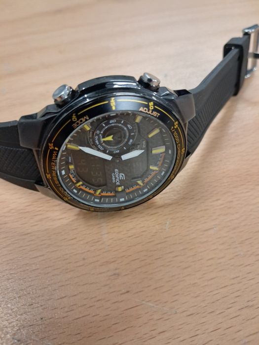 Часовник Casio EFA-131