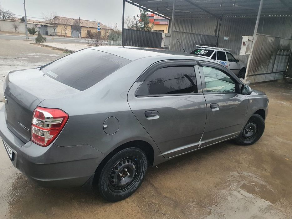 Chevrolet Cobalt 2017 — 3