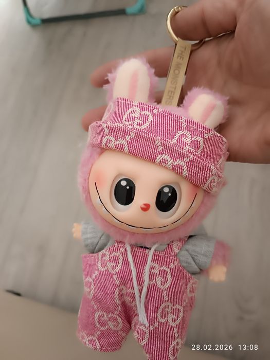 Лабубу стильный  персонажс брелком