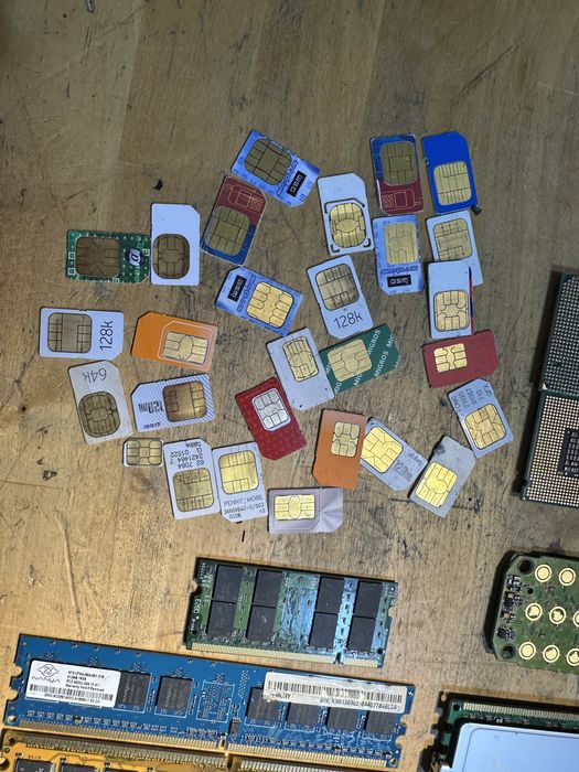 Vand mai multe componente pc vechi PRET PE TOT