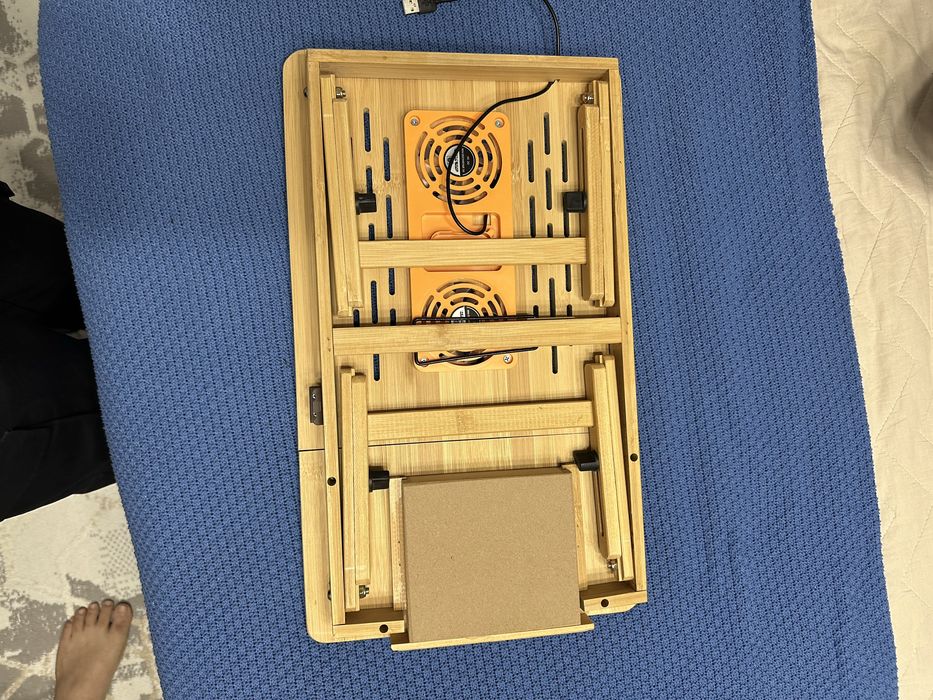 Столик для ноутбука