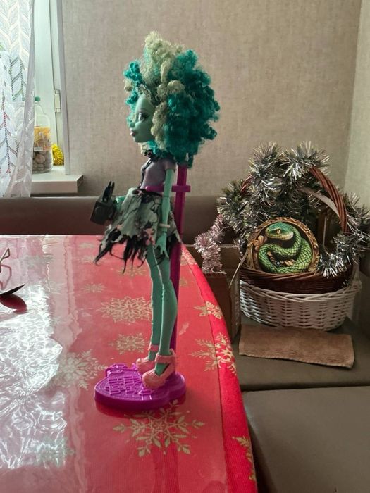 Кукла Monster High Хани Свомп