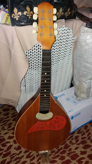 Продам музыкальный инструмент